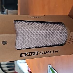 HydroJug 24 oz Studded Hydroshaker/Tumbler